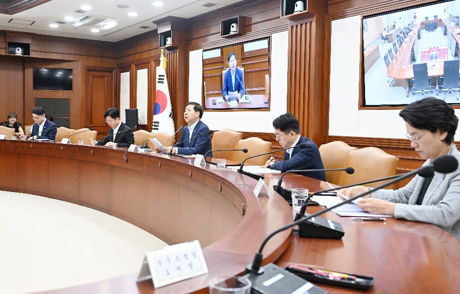 구윤철 부총리, 비상경제본부 회의 겸 경제, 산업경쟁력강화 관계장관회의 주재