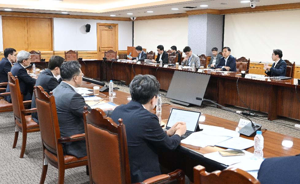 구윤철 부총리, 시장상황점검회의 주재