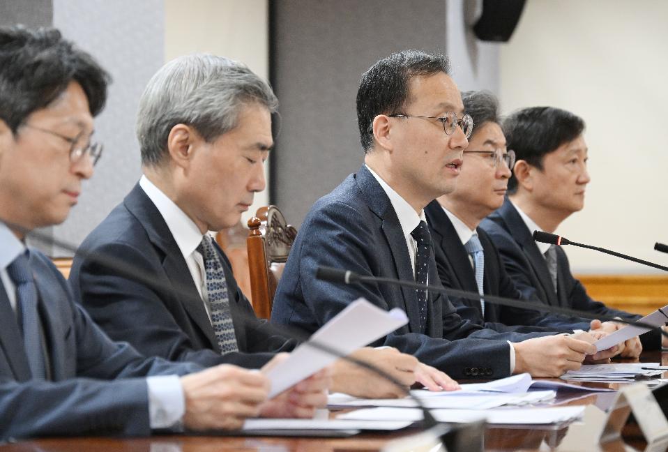 이형일 부총리, 시장상황점검회의 주재