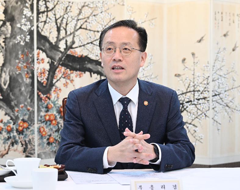 이형일 부총리, 연구기관장간담회 주재