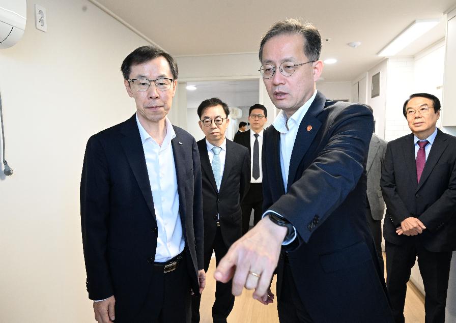 이형일 부총리, 청년.고령층 주거안정 지원 강화 현장방문