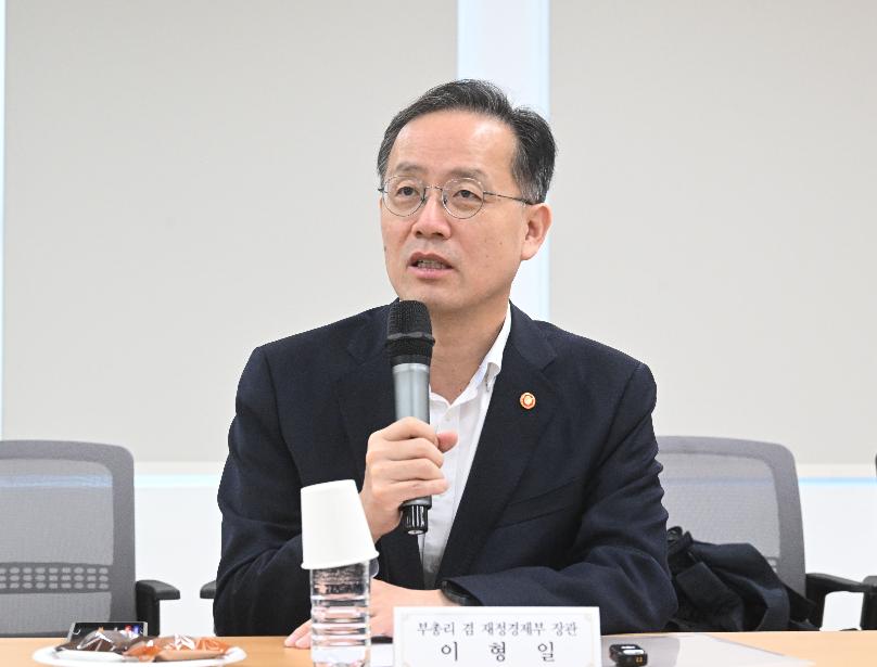 이형일 부총리, 청년.고령층 주거안정 지원 강화 현장방문
